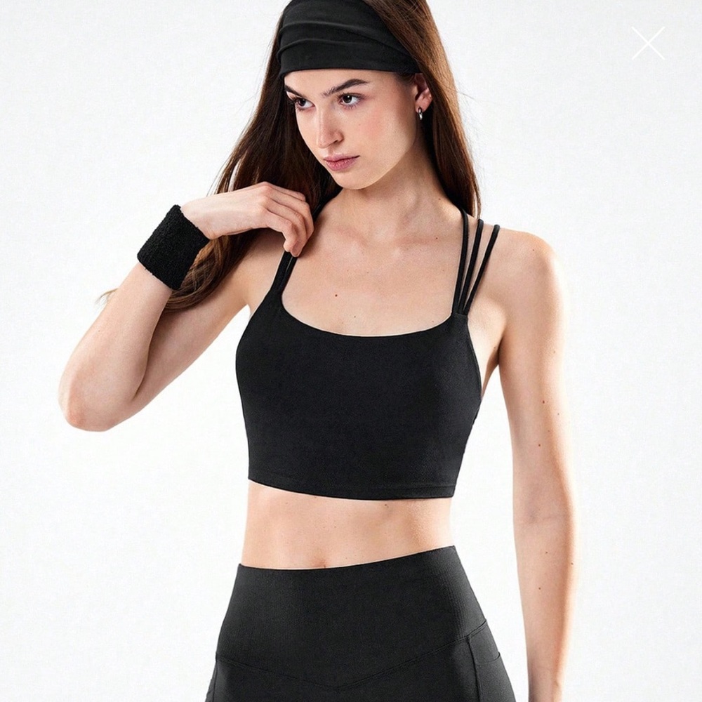 glowmode FeatherFit™ Strappy Sports Bra Low Impact Yoga Daily
size m never worn